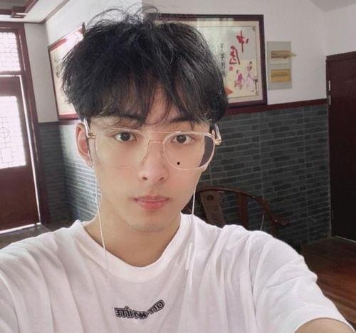 网红帅哥吃瓜事件真相视频